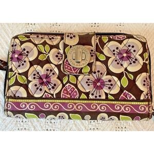 Vera Bradley Clutch Zipper Wallet Very Berry Paisley 8" x 5" perfect condition